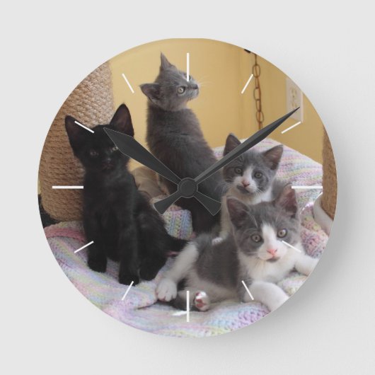 かわいい子猫の壁時計 ラウンド壁時計 (正面)