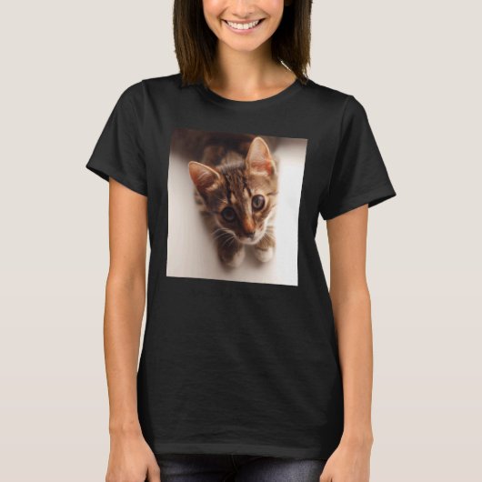 かわいい子猫の肖像画 かわいい猫 Tシャツ (正面)