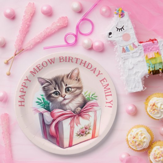 かわいい子猫を箱に入れた誕生日 ペーパープレート (パーティー)