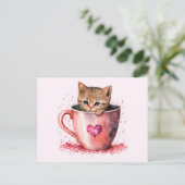 かわいい子猫インaティーカップハートバレンタインデー シーズンポストカード (スタンド正面)