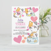 かわいい子猫ベビーガール3歳の誕生日 招待状 (スタンド正面)
