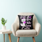 かわいい子猫猫が大好きな女の子 クッション (椅子)