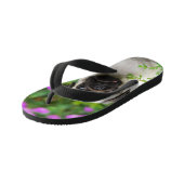 かわいい子鹿によって着色されるパグの小犬のポートレート-子供 キッズビーチサンダル (アングル)