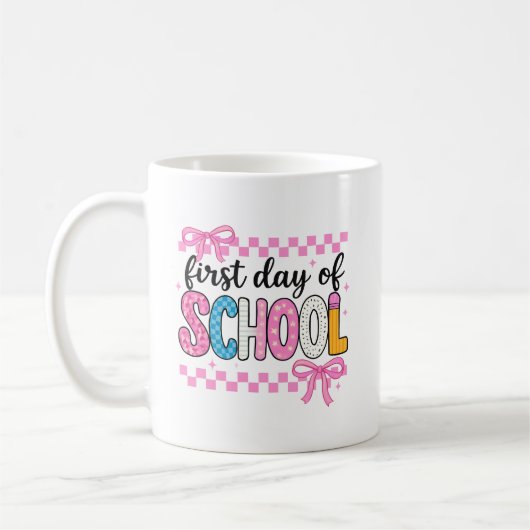 かわいい学校の初日デザイン コーヒーマグカップ (左)