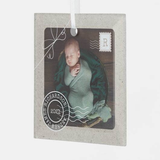 かわいい宅配便の小包ベビーの出産告知写真 ガラスオーナメント (正面左)