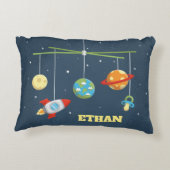 かわいい宇宙のまぐさ桶は男の赤ちゃんの子供部屋の枕をもてあそびます アクセントクッション (裏面)