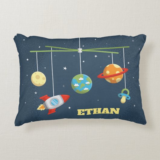 かわいい宇宙のベビーベッドおもちゃ 男の子のための保育園の枕 アクセントクッション (正面)
