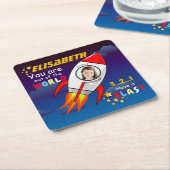 かわいい宇宙ロケット船ブラストオフ誕生日 スクエアペーパーコースター (アングル)
