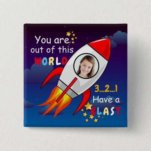 かわいい宇宙ロケット船ブラストオフ誕生日 缶バッジ (正面)