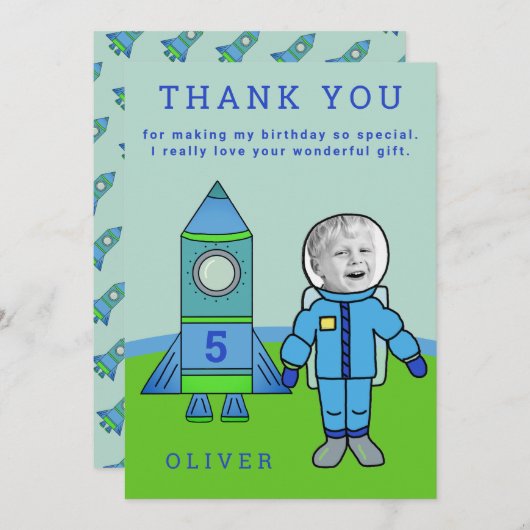 かわいい宇宙飛行士の少年ロケット誕生日あなたの写真 サンキューカード (正面/裏面)