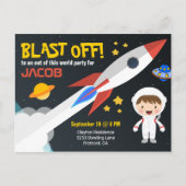 かわいい宇宙飛行士の男の子宇宙誕生日パーティー インビテーションポストカード (正面)