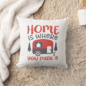 かわいい家はキャンパーを駐車する場所である クッション (ブランケット)