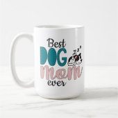 かわいい寝顔のぶち犬と「Best dog mom ever」 コーヒーマグカップ (左)