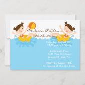 かわいい対の女の子のプールを囲んでのパーティの誕生日の招待状 招待状 (正面)