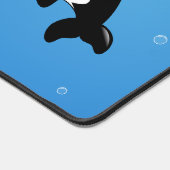 かわいい小さなオルカホエールイン海 デスクマット (コーナー)