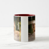 かわいい小さなオレンジ色のキツネ ツートーンマグカップ (中央)