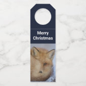 かわいい小さなキツネが冬の写真のクリスマスを丸めた ボトルネックタグ (正面)