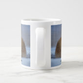 かわいい小さなキツネが冬の写真を丸めた ジャンボコーヒーマグカップ (裏面)