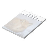 かわいい小さなキツネが冬の写真を丸めた ノートパッド (回転)