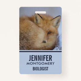 かわいい小さなキツネが冬の写真を丸めた バッジ