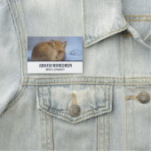 かわいい小さなキツネが冬の写真を丸めた 名札 (インサイチュ)