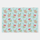 かわいい小さなクリスマストナカイを青に ラッピングペーパーシート (正面)