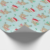 かわいい小さなクリスマストナカイを青に ラッピングペーパー (角)