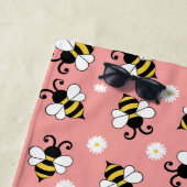 かわいい小さなハチとデイジーの花のパターン ビーチタオル (インサイチュ)