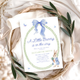 かわいい小さなバニーが赤ちゃんシャワーの途中にある 招待状