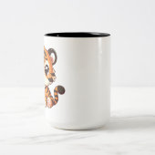 かわいい小さなベビータイガー漫画 ツートーンマグカップ (中央)