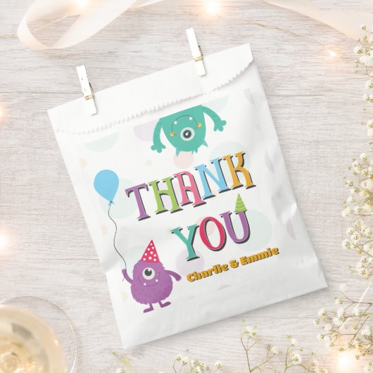 かわいい小さなモンスターの誕生日パーティーありがとう フェイバーバッグ (クリップ留めされた状態)