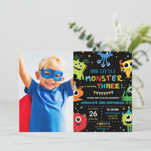 かわいい小さなモンスターボーイ1歳の誕生日鮮やか写真 招待状 (スタンド正面)