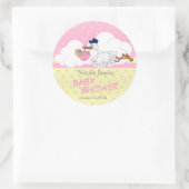 かわいい小さな女の子とコウノトリ ラウンドシール (バッグ)