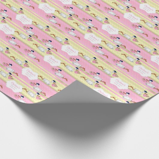 かわいい小さな女の子とコウノトリ ラッピングペーパー (角)