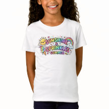 かわいい小さな女の子の夏のデザインTシャツ