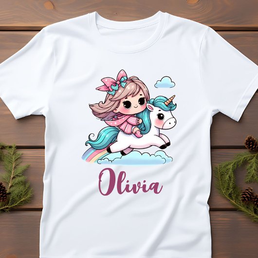 かわいい小さな女の子オンユニコーン ベビーTシャツ