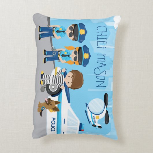 かわいい小さな子ども漫画の警官(ファーストネーム) アクセントクッション (裏面(縦))