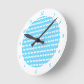 かわいい小さな犬の骨の青い白いパターン ラウンド壁時計 (傾斜)