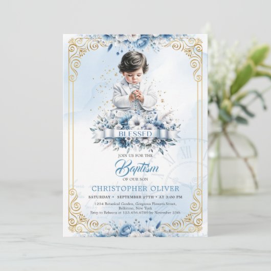 かわいい小さな男の子ジュエリー白い服バプテスマ 招待状 (スタンド正面)