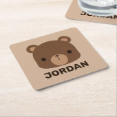 かわいい小さな茶色の熊の名前パーソナライズされた付き スクエアペーパーコースター (アングル)