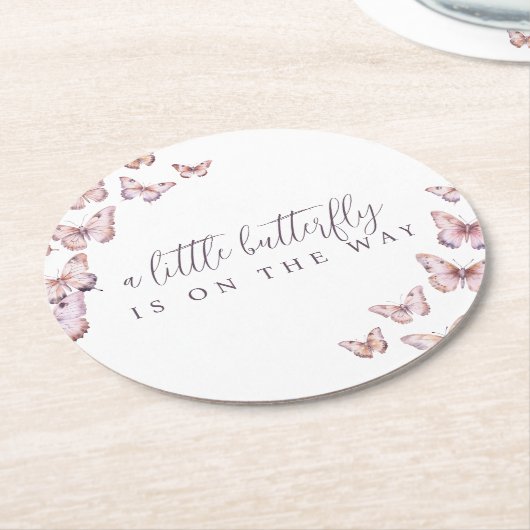 かわいい小さな蝶が途中の赤ちゃんシャワー ラウンドペーパーコースター (アングル)