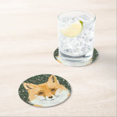 かわいい小さな赤いキツネ – 雪の中。 ラウンドペーパーコースター (インサイチュ)