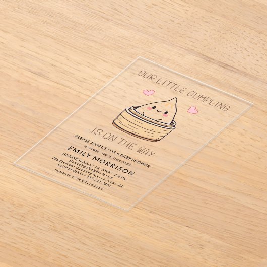 かわいい小さな餃子のハートベビーシャワー アクリル招待状 (レイダウン)