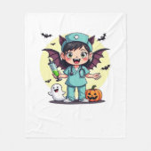 かわいい小さな魔女ナースハロウィンプレミアムTシャツ フリースブランケット (正面)