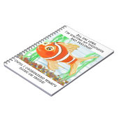 かわいい小さな魚がプールで泳いでいる ノートブック (左側)