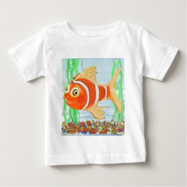 かわいい小さな魚がプールで泳いでる ベビーTシャツ