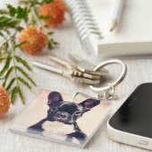 かわいい小さな黒と白の子犬 キーホルダー (正面右)