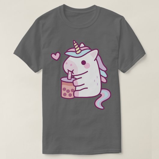 かわいい小ユニコーンはバブルティーを飲むのが大好き Tシャツ (デザイン正面)