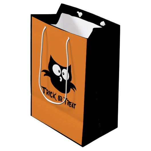 かわいい小不気味黒ハロウィーンフクロウ ミディアムペーパーバッグ (正面アングル)