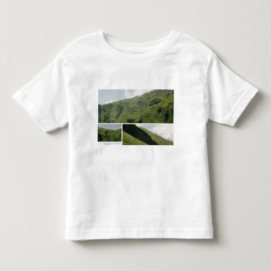 かわいい山の画像 トドラーTシャツ (正面)